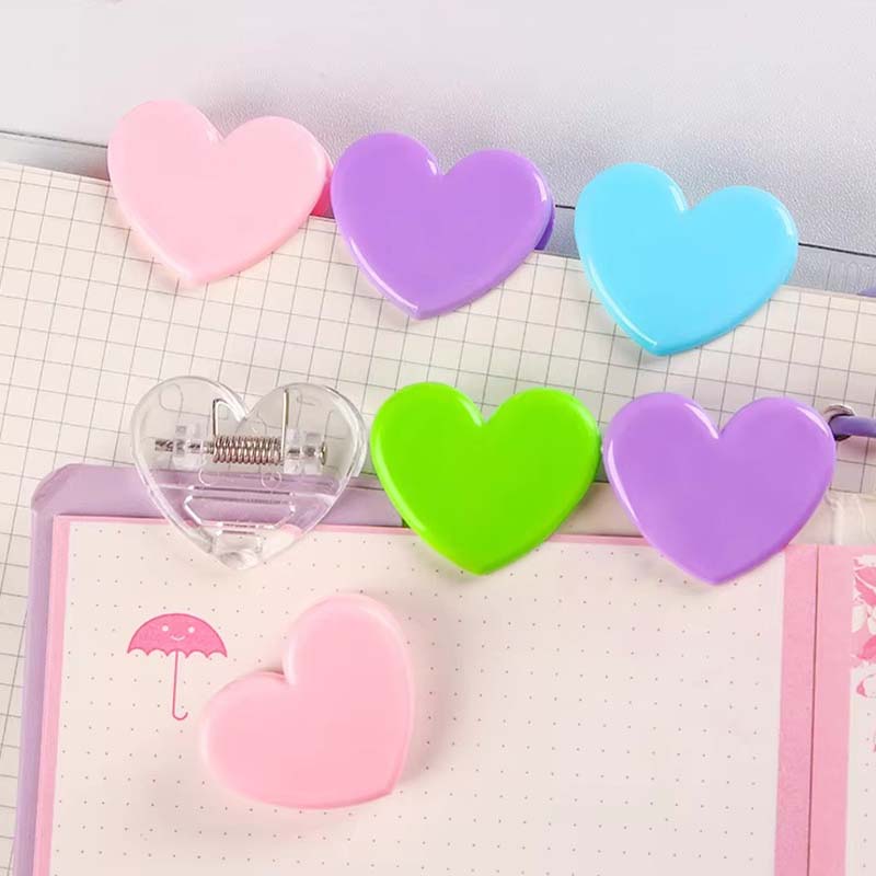 Clip acrylique transparent pour reliure en forme de cœur